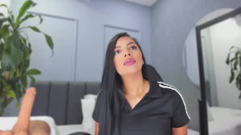 Elisa online show from January 6, 7:51 pm