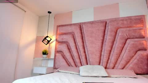 ELISSA online show from April 15, 3:32 am