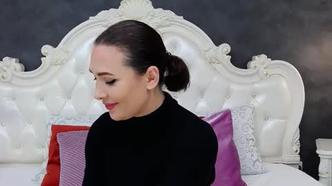 Krissy online show from December 16, 8:53 am