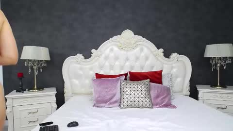 Krissy online show from November 7, 8:50 am