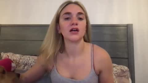 Elisa Sinclair online show from December 7, 11:29 pm