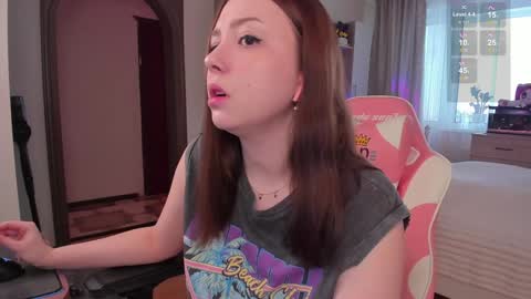 Snapshot of elisejays chatting on January 9, 9:48 am Elise    online show from January 9, 9:48 am