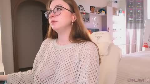 Snapshot of elisejays chatting on October 3, 1:08 pm Elise    online show from October 3, 1:08 pm