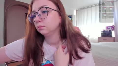 Snapshot of elisejays chatting on March 8, 10:43 am Elise    online show from March 8, 10:43 am