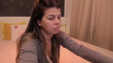 Elly online show from February 17, 7:57 pm