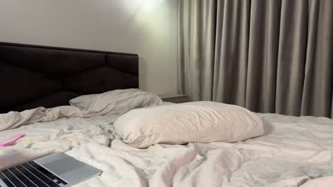 Snapshot of elisonnina chatting on January 18, 9:02 pm Nina online show from January 18, 9:02 pm