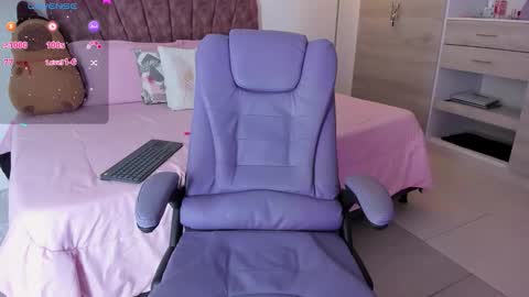 Elissabeth online show from February 12, 9:07 pm