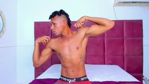 Valentino Konny y Jhon online show from June 4, 7:53 pm