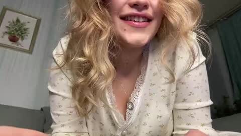 Stephanie online show from January 7, 11:54 pm