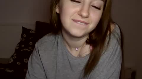 Elizabet 18 online show from February 19, 1:40 am