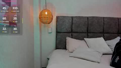 elizabeth online show from October 18, 7:18 pm