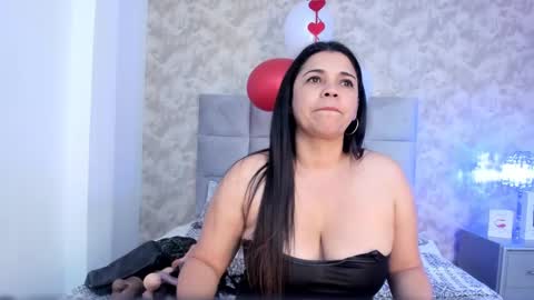 Elizabeth online show from March 2, 12:42 am