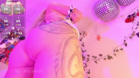 Snapshot of elizabeth_jing chatting on January 9, 10:31 pm    Independent Model online show from January 9, 10:31 pm