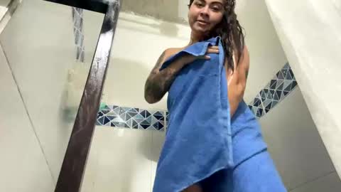 Elizabeth Martinez online show from February 25, 9:58 pm