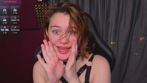 Elizabeth online show from April 30, 8:57 pm