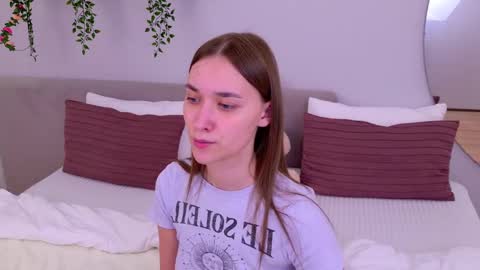 Elizabeth online show from March 5, 10:32 pm