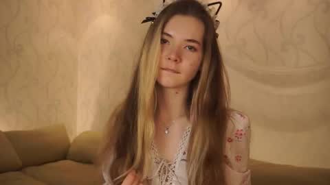 Elizabeth online show from September 25, 5:42 pm