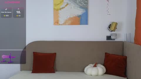 Ella online show from September 28, 1:25 am