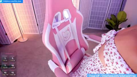 ella_foxx online show from May 27, 2:52 am