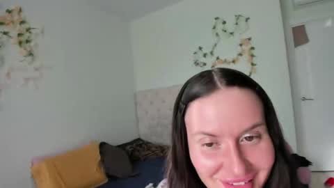 ELLA online show from April 10, 2:22 pm