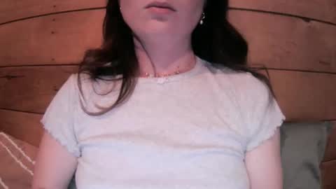 Snapshot of ella_girlnextdoor chatting on September 21, 11:14 am Ella - Girl Next Door online show from September 21, 11:14 am