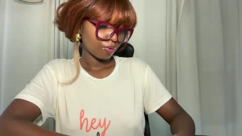 Ella online show from April 10, 2:55 pm