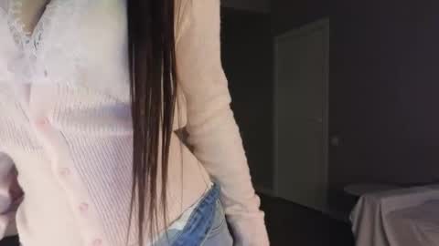 Lee online show from April 19, 2:12 am