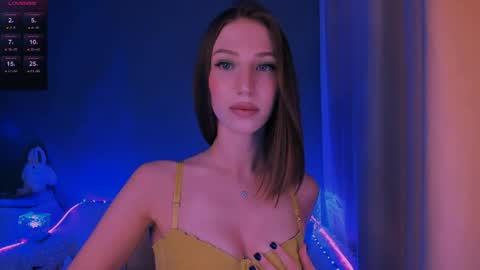 ellaamber online show from May 20, 7:59 am