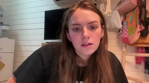 ellabellaaa__ online show from January 18, 3:43 pm