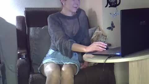 ellajohnsonx online show from February 25, 7:39 pm