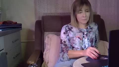 ellajohnsonx online show from December 4, 5:23 pm