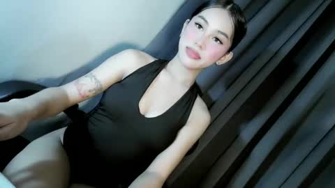 ella online show from January 8, 4:02 pm