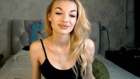 ellamilla online show from February 23, 1:57 pm