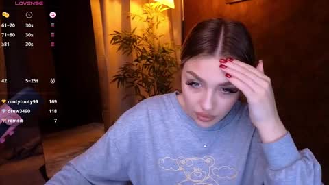 ellamilla online show from January 8, 11:43 am