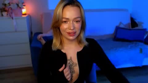 Ella online show from November 21, 5:49 am