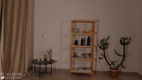 Linda Restrepo online show from March 6, 12:00 am