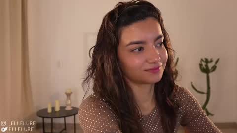 Linda Restrepo online show from February 26, 10:15 pm