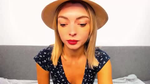 ellen_flow online show from October 2, 9:35 pm