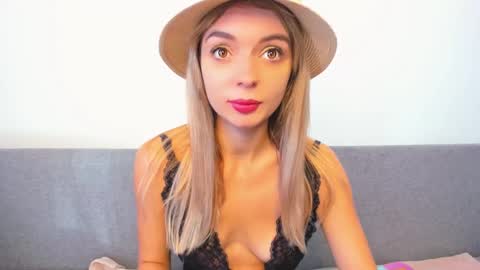 ellen_flow online show from March 9, 11:47 am