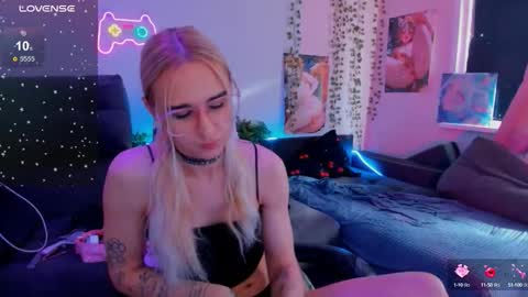 Ellie online show from September 26, 12:02 pm