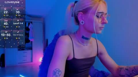 Ellie online show from July 9, 3:49 pm