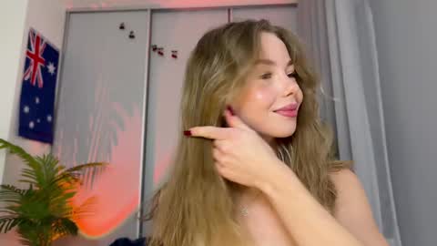 Snapshot of elli_harmon chatting on December 7, 2:52 pm Ellie --- Ill see you either on Friday or Saturday and definitely on Sunday online show from December 7, 2:52 pm