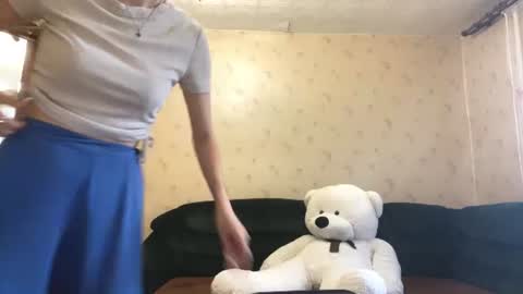 elliaudirsch online show from July 8, 7:23 am