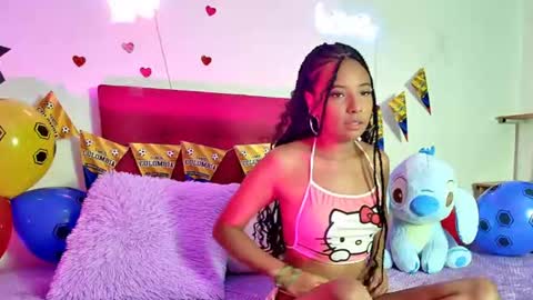 ellie_cute7 online show from June 18, 7:19 pm