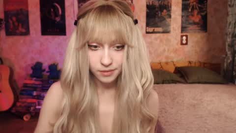 ellie_friendly online show from March 8, 12:33 am