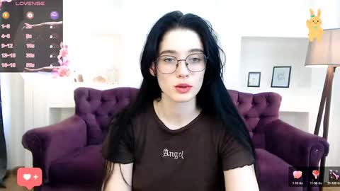 ellie_magic online show from April 15, 2:31 pm