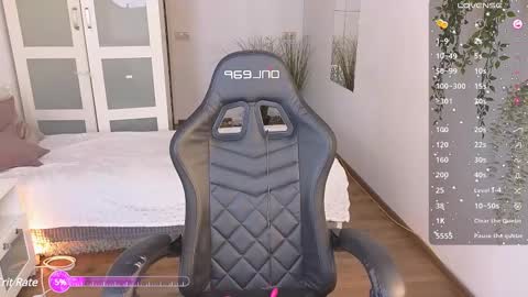 Snapshot of elliefrost chatting on February 26, 10:26 pm elliefrost online show from February 26, 10:26 pm