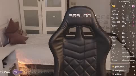 Snapshot of elliefrost chatting on February 24, 12:30 am elliefrost online show from February 24, 12:30 am