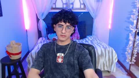 elliot_03 online show from May 26, 1:17 pm