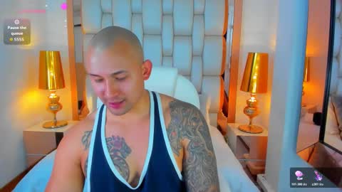 E L L I O T    V E L E Z online show from February 20, 8:22 pm